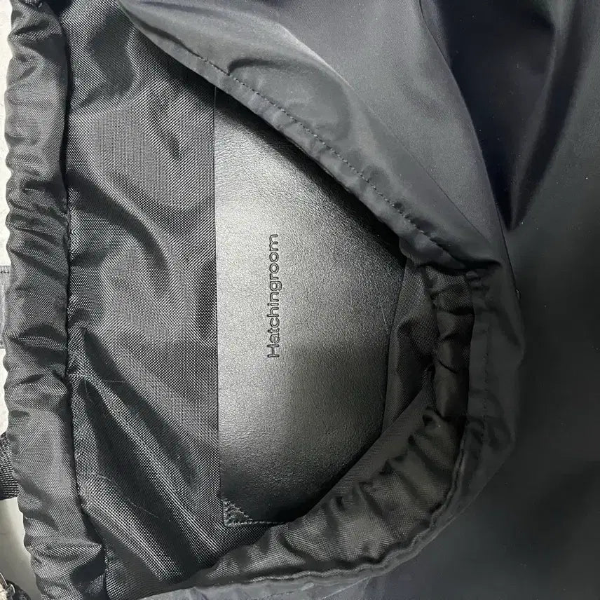 [BUNJANG] Hatching Room Wavy Bag / 해칭룸 웨이비백