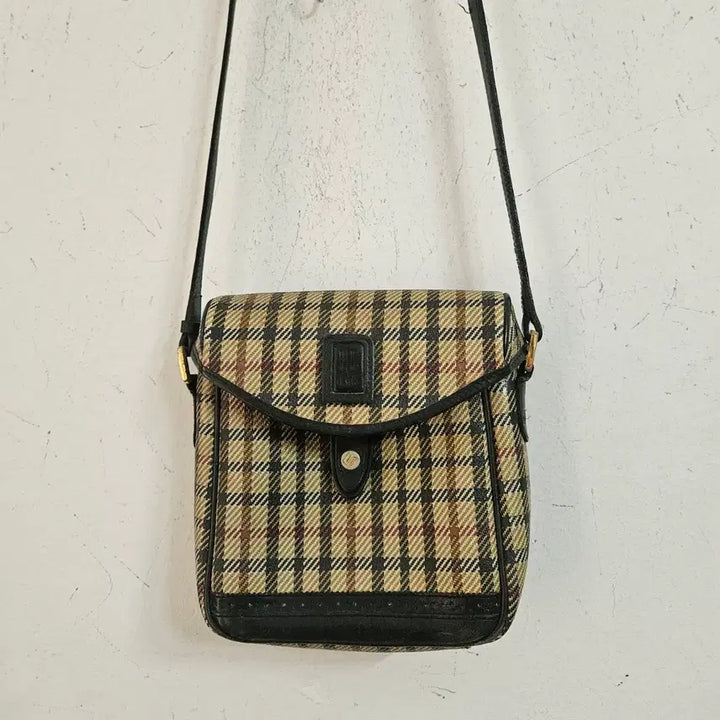 [SOLD OUT] 체크무늬 크로스백 빈티지 가방