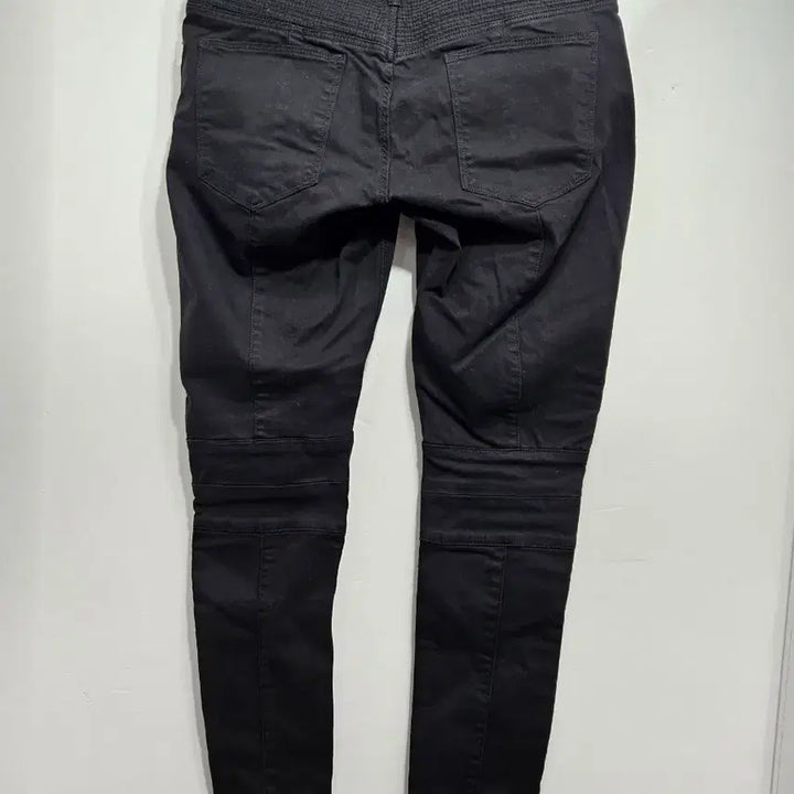 [SOLD OUT] H&amp;M 블랙 스키니핏 바이커 데님 팬츠 [미사용]