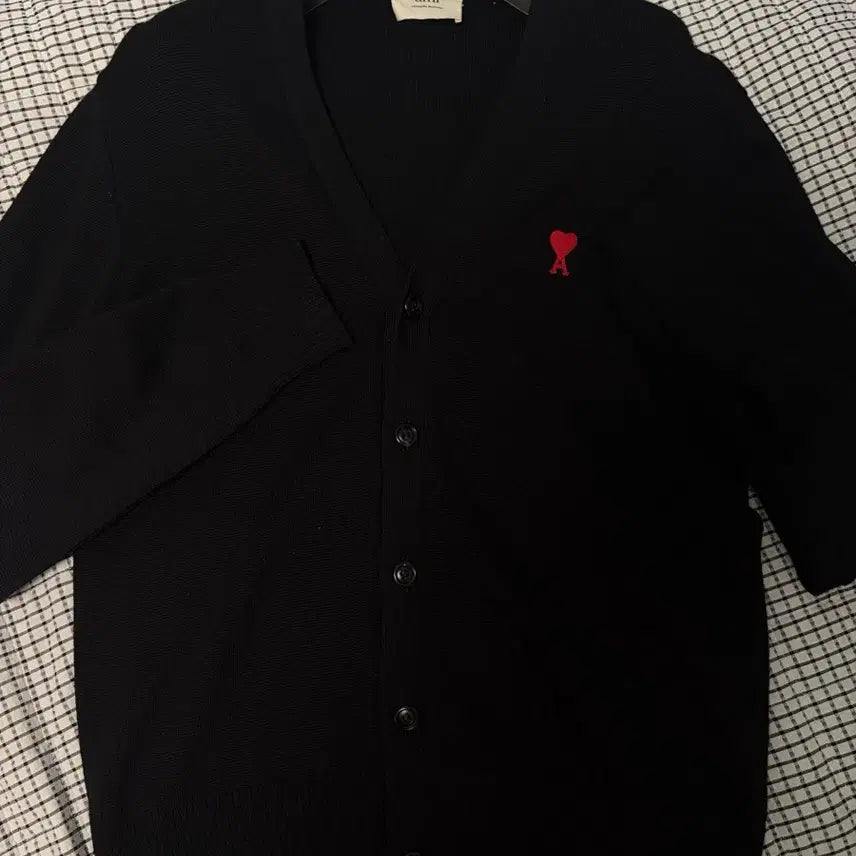 [BUNJANG] AMI Small Heart Black Wool Cardigan L / 아미 스몰 하트 블랙 가디건 L
