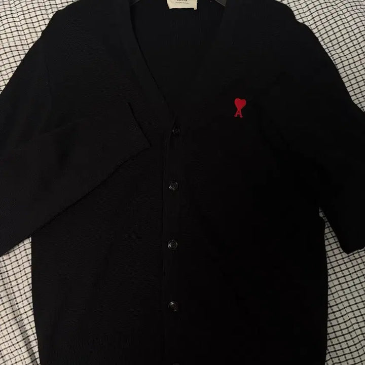 [BUNJANG] AMI Small Heart Black Wool Cardigan L / 아미 스몰 하트 블랙 가디건 L