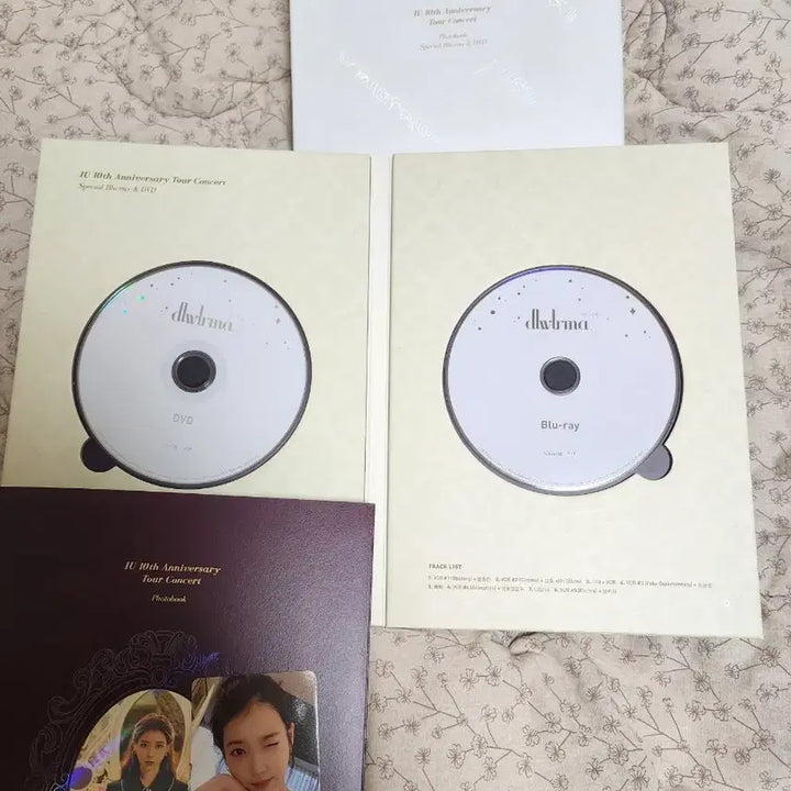 [SOLD OUT] [BUNJANG] IU 10th Anniversary DVD/Blu-ray Set / 아이유 10주년  DVD 블루레이