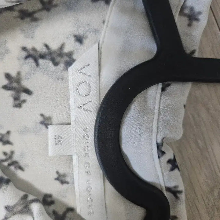 [BUNJANG] VOV Star Print Short Sleeve Blouse / 보브 별무늬 반팔 블라우스