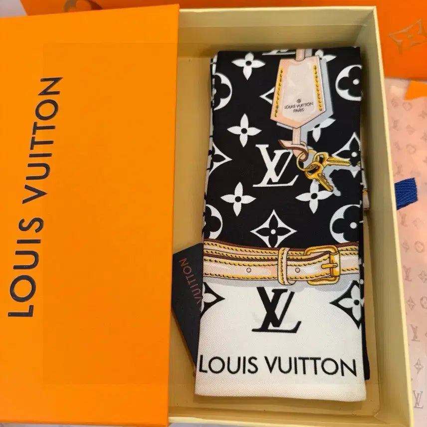 [BUNJANG] Louis Vuitton Silk Scarf / [미사용] 루이비통 실크 스카프
