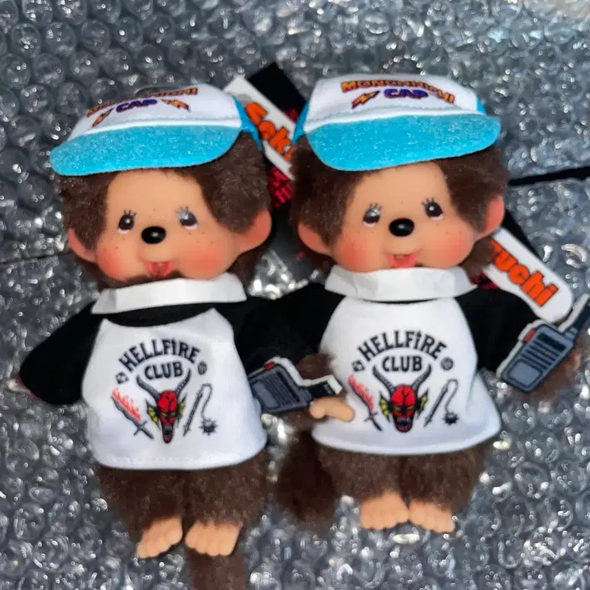 [BUNJANG] Monchhichi Stranger Things Hellfire Club Keychain / 몬치치 기묘한이야기 헬파이어클럽 키링