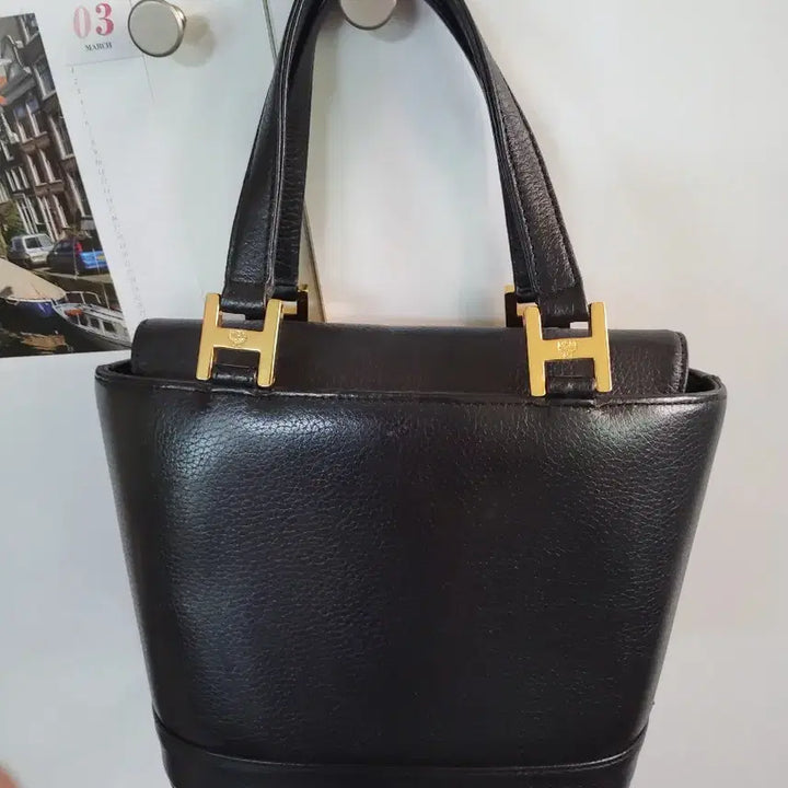 [BUNJANG] MCM Black Leather Tote Bucket Bag / MCM 블랙 레더 토트백 버킷백