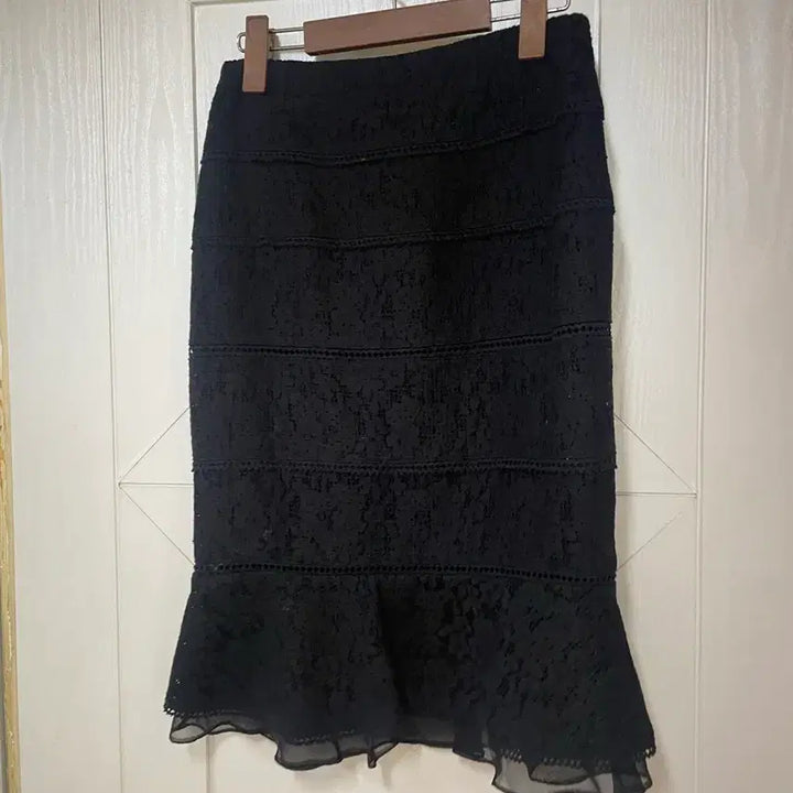 [BUNJANG] Mine Lace Skirt (Size 44) / 마인 스커트(44)