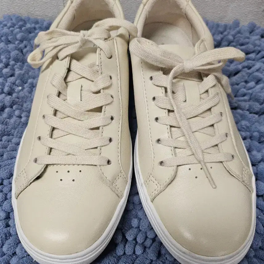 [BUNJANG] Lacoste Ivory Leather Sneakers / 라코스테 아이보리색 레더 스니커즈 38