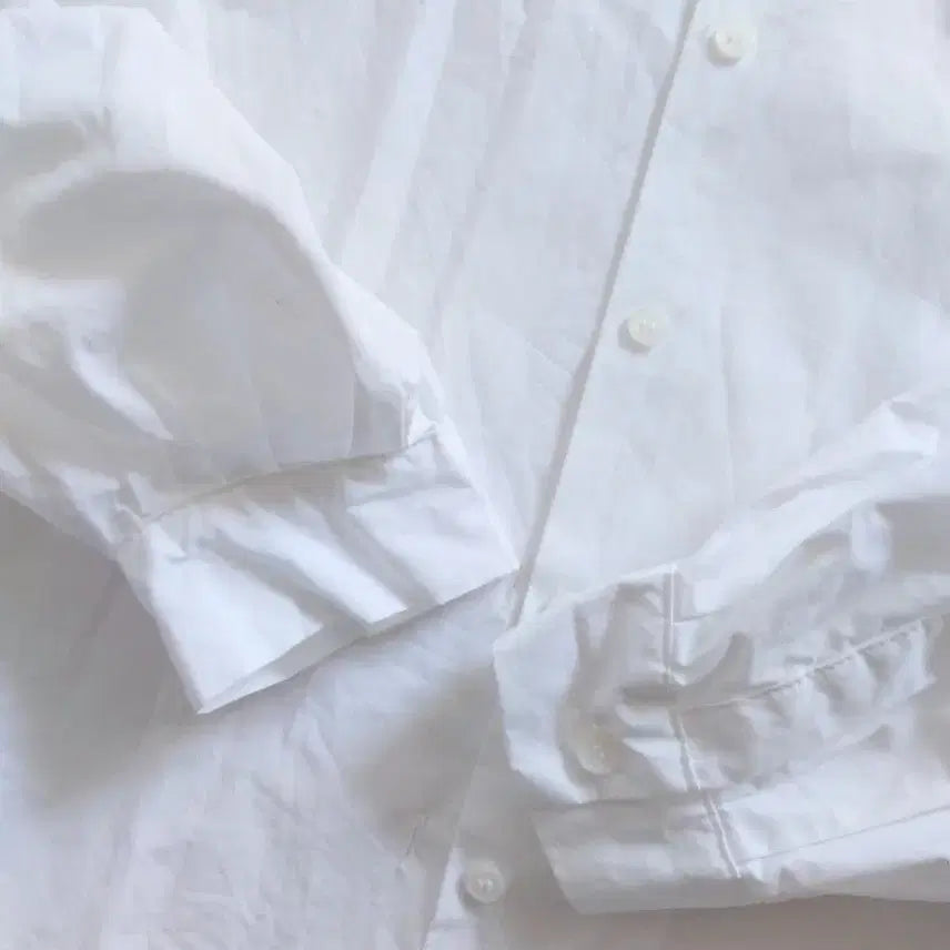 [BUNJANG] White Embroidered Bead Blouse / 화이트 자수비즈 블라우스 (새상품)
