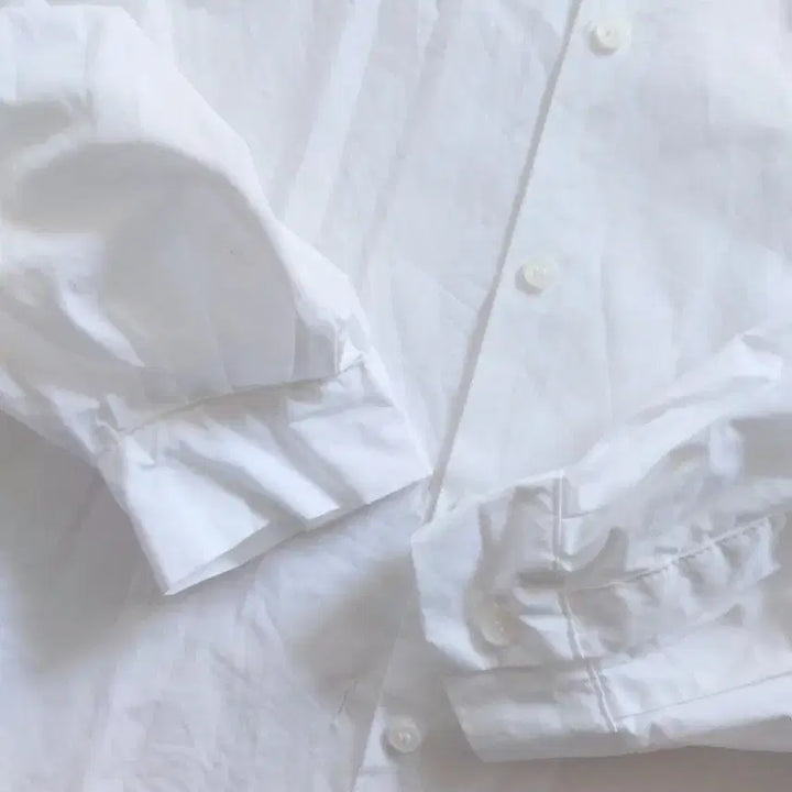 [BUNJANG] White Embroidered Bead Blouse / 화이트 자수비즈 블라우스 (새상품)