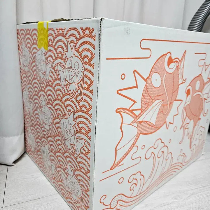 [SOLD OUT] (미개봉 새상품) 2026 포켓몬센터 반짝반짝 박스 잉어킹 박스