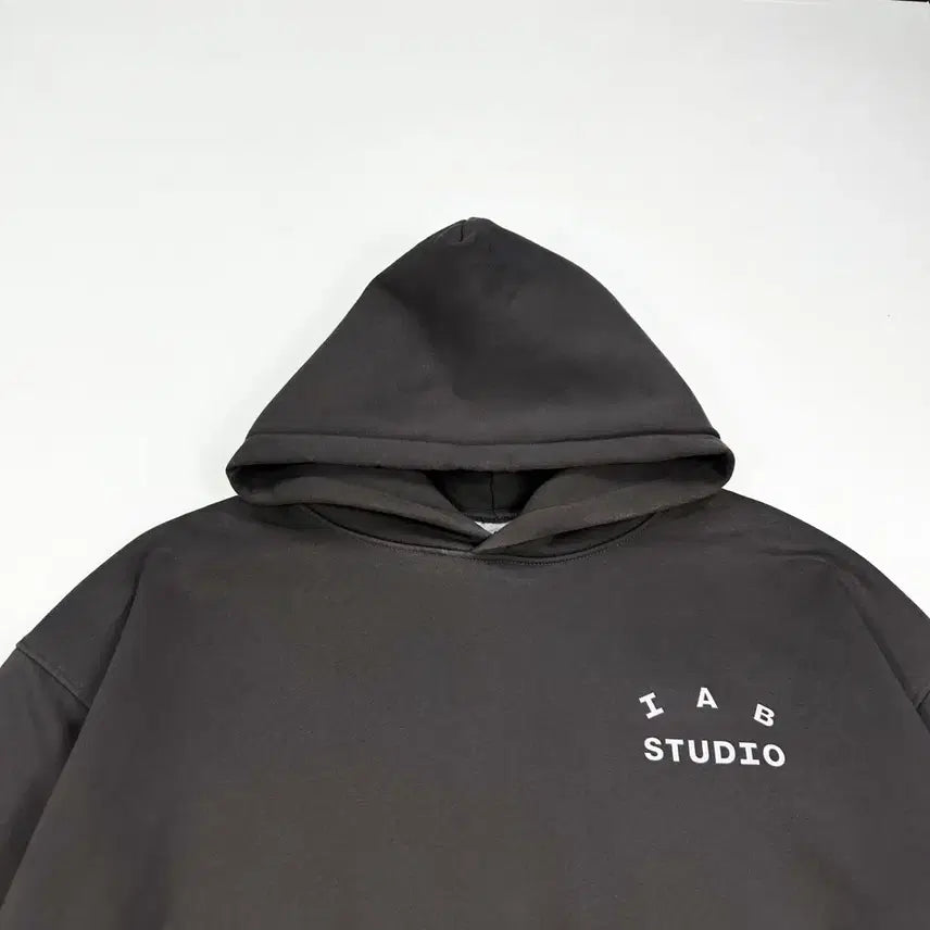 [SOLD OUT] 아이앱스튜디오 백로고 차콜 후드티 (XXL)