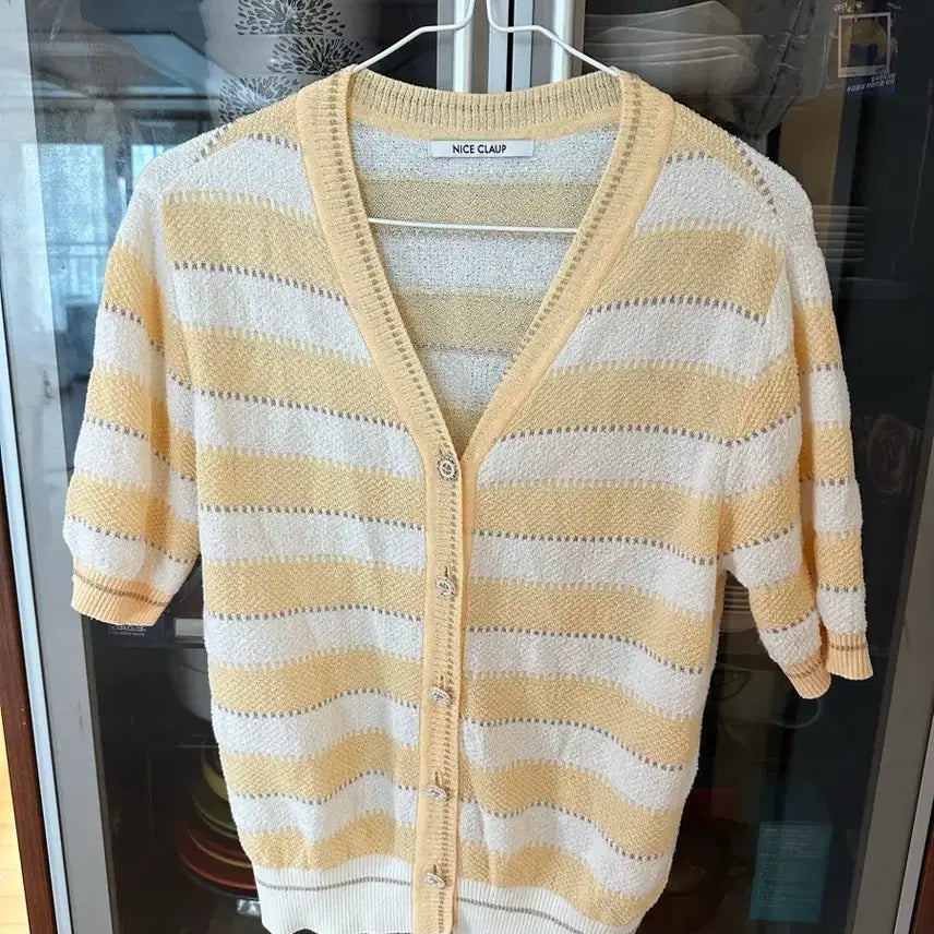 [SOLD OUT] 새싱품 나이스클랍 옐로우 스트라이프 반팔 가디건 판매합니다.