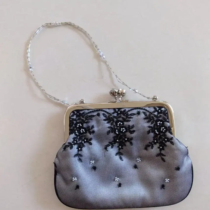 [BUNJANG] Beaded Lace Mini Clutch Bag / 비즈 레이스 클러치 미니백