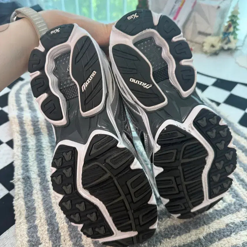 [BUNJANG] Mizuno Wave Rider 10 Sneakers / 미즈노 웨이브 라이더 10 운동화 런닝화 240(235실착)
