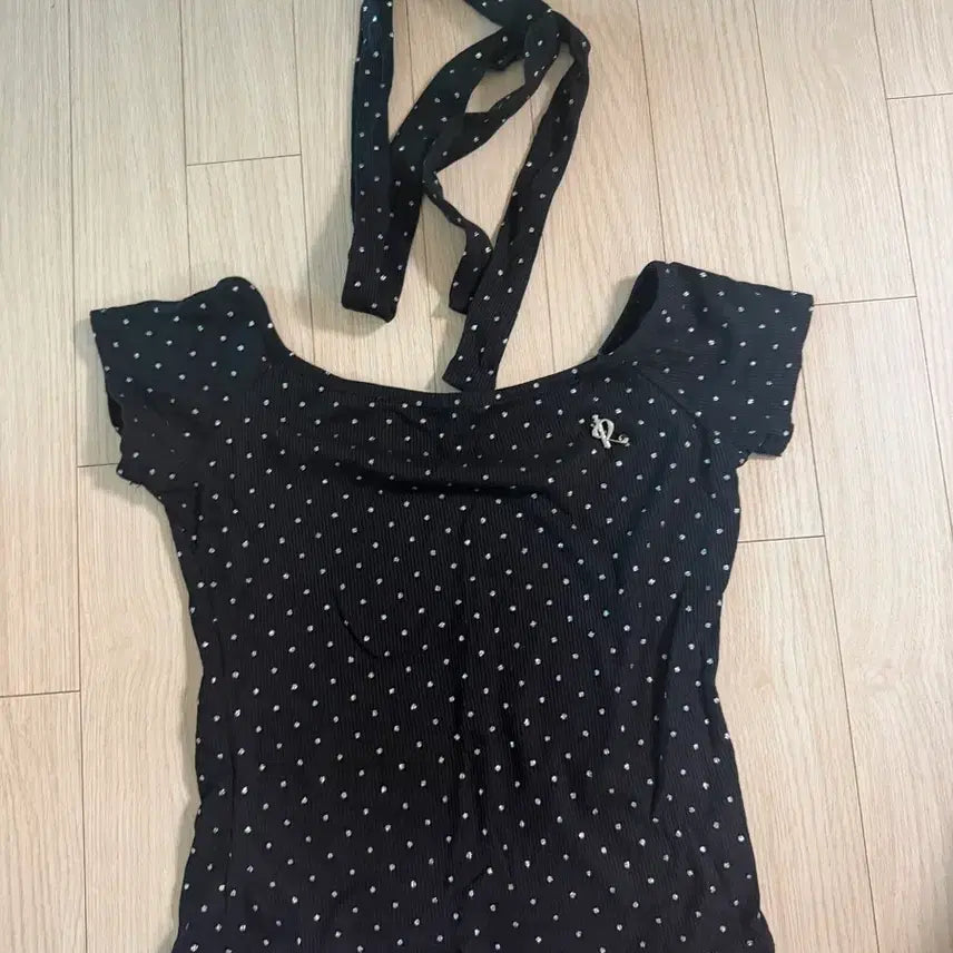 [BUNJANG] Dot Muffler Set Off-Shoulder Top Black / 도트 머플러 세트 오프숄더 상의 블랙