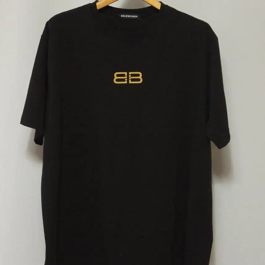 [SOLD OUT] 발렌시아가 블랙 반팔 라운드 티셔츠 남성105
