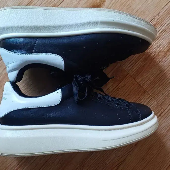 [BUNJANG] Alexander McQueen Oversized Sneakers 240mm / 알렉산더 맥퀸 오버솔 스니커즈  240mm