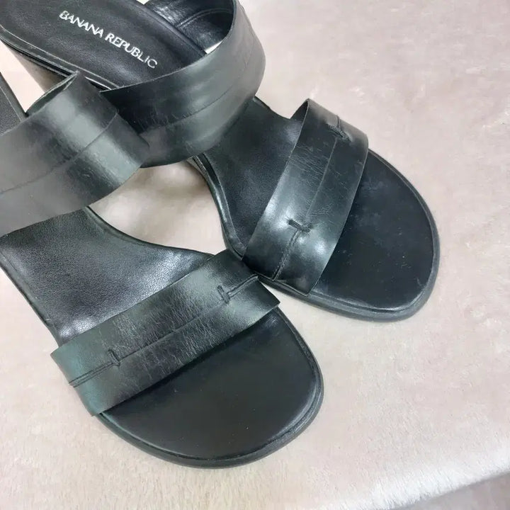 [BUNJANG] Banana Republic Sandals / (245)바나나 리퍼블릭 샌들힐