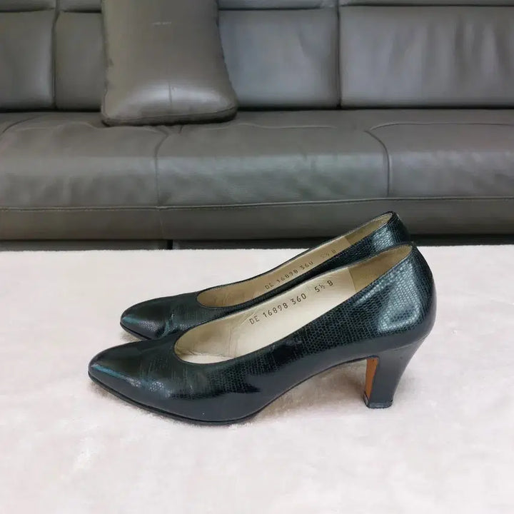 [BUNJANG] Ferragamo Heels / (225)페레가모 구두
