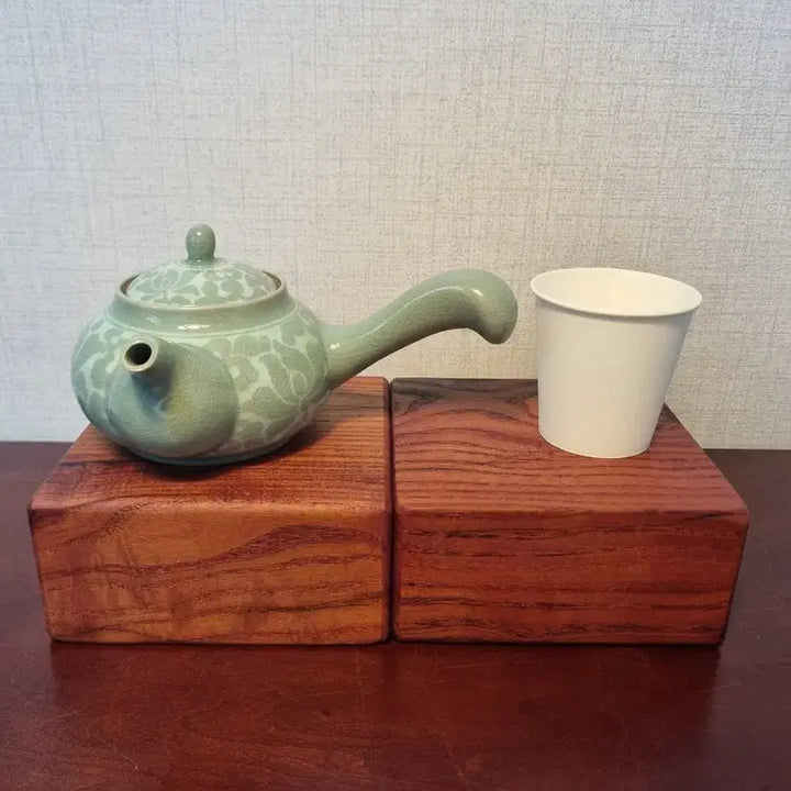 [BUNJANG] Yerim Ceramic Celadon Peony Design Tea Set / [예림도예 작품] 청자 모란문 3인 다관 공도배 다기세트