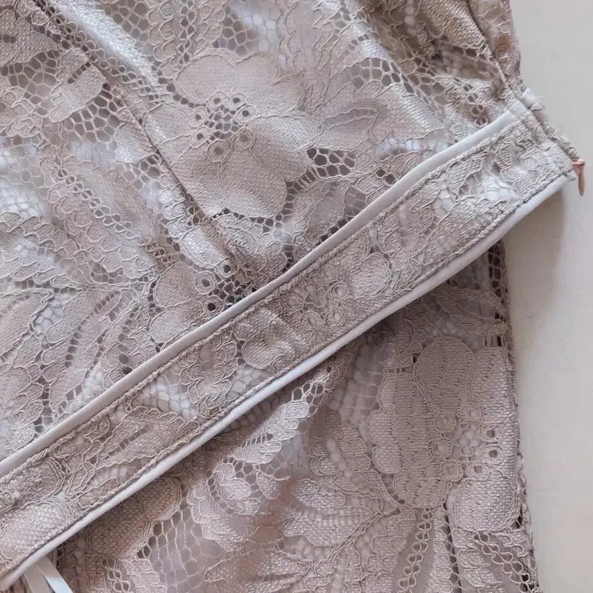 [BUNJANG] Floral Pattern Lace Skirt / 레이스 스커트  플라워 패턴