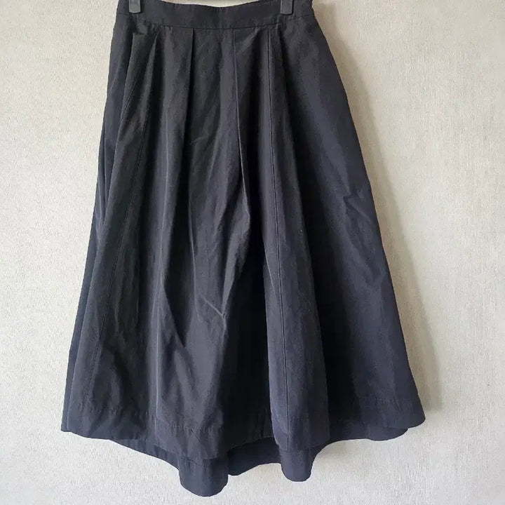 [BUNJANG] Vernis Black Asymmetric Skirt / 2022.베르니스)백밴딩 언발란스 스커트