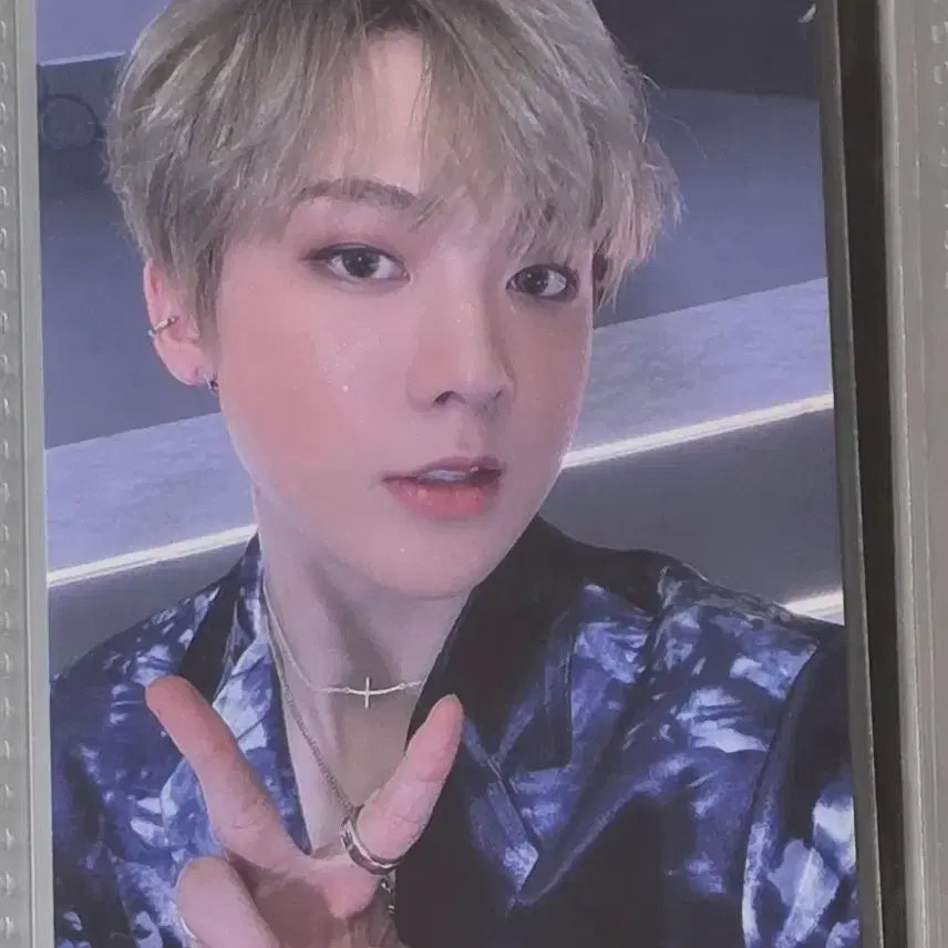 [SOLD OUT] 아스트로 윤산하 Blue Flame 공방 포카