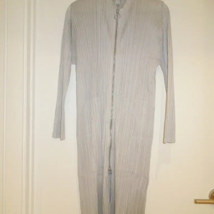 [BUNJANG] Pleats Please Zip-Up Long Cardigan Light Gray / 플리츠플리즈 집업 롱가디건 라이트그레이