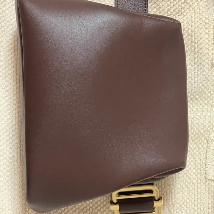 [BUNJANG] OSOI MINI BROT Crossbody Bag / OSOI 오소이 MINI BROT 브라운 판매합니다