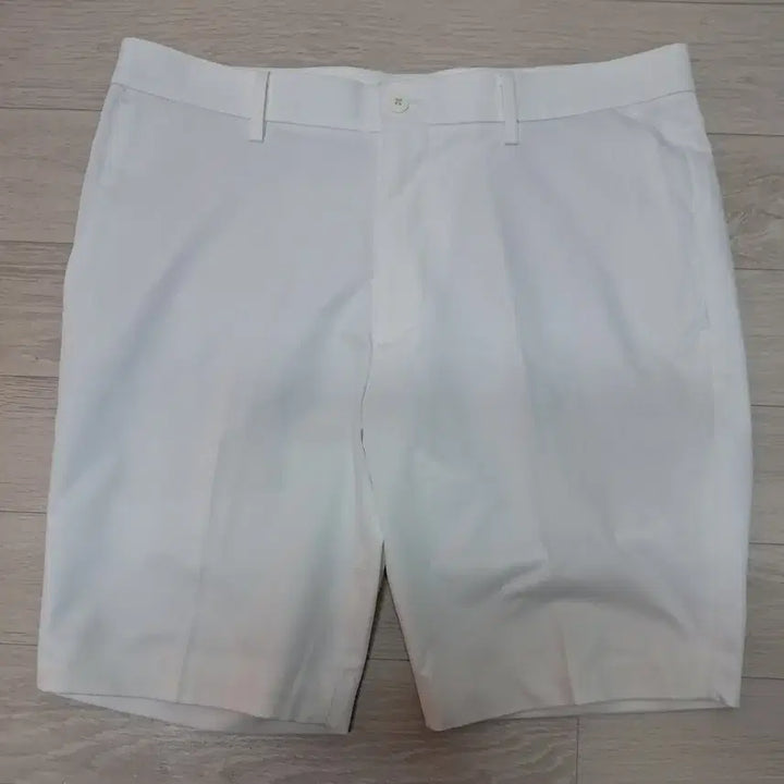 [SOLD OUT] 유니클로 남성 반바지 M 화이트 폴리에스터
