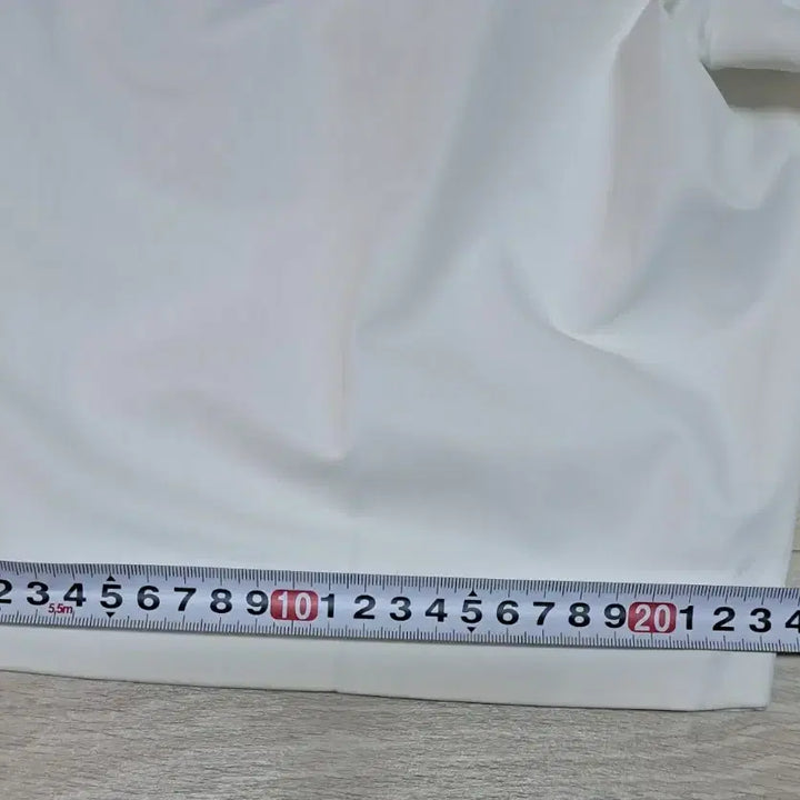 [SOLD OUT] 유니클로 남성 반바지 M 화이트 폴리에스터