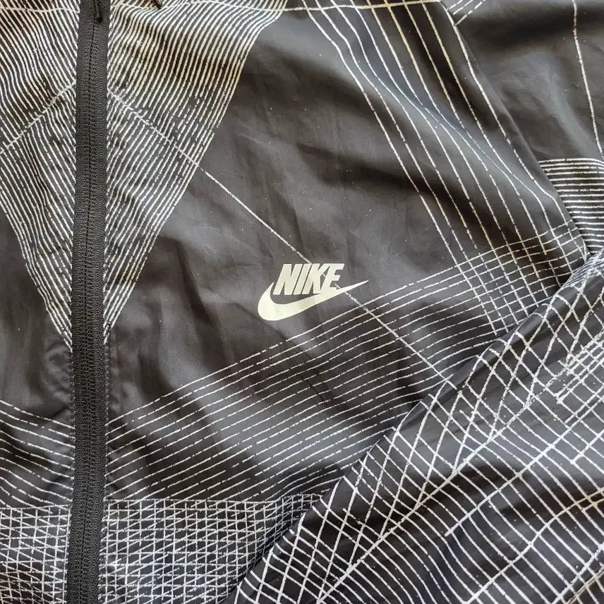 [BUNJANG] Nike Printed Running Windbreaker Jacket / 나이키 프린티드 런닝 바람막이 (방풍)