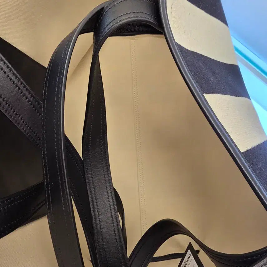 [BUNJANG] AMI Paris Stripe Canvas Tote Bag / [새상품] 아미(AMI) 파리 스트라이프 캔버스 토트백 (진짜24시간만