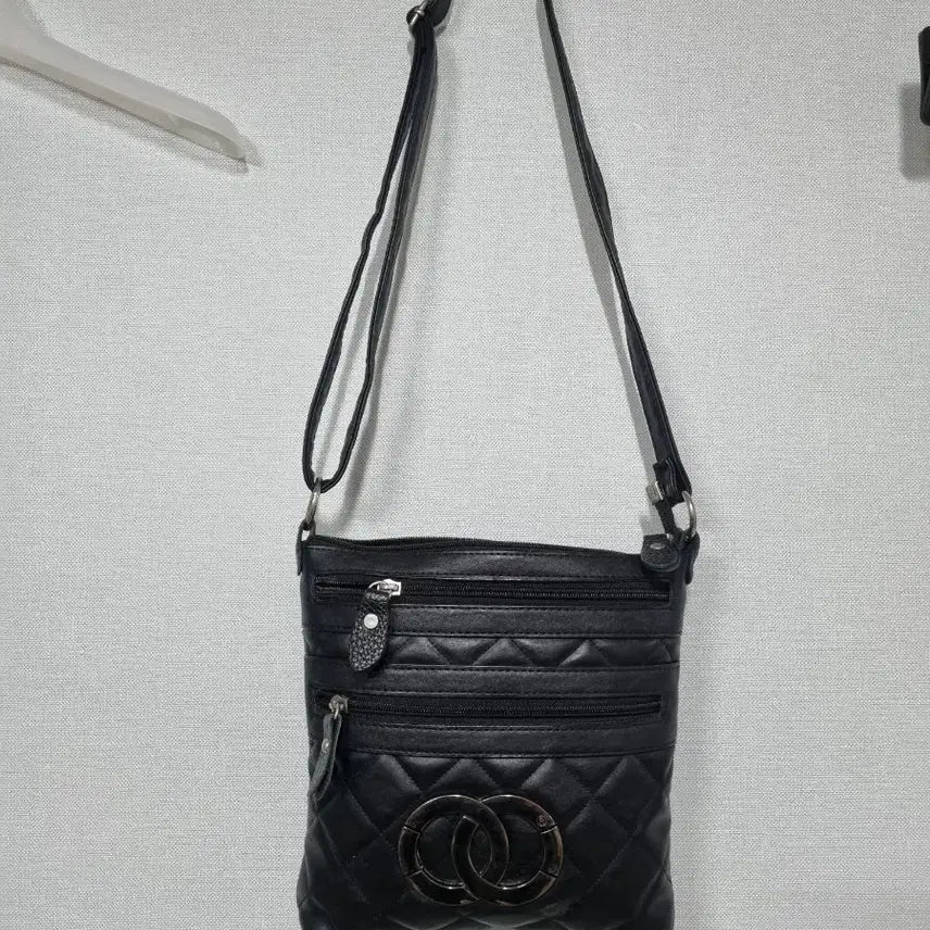[BUNJANG] Black Quilted Crossbody Bag / 블랙 퀼팅 크로스백 패션가방 새것수준컨디션
