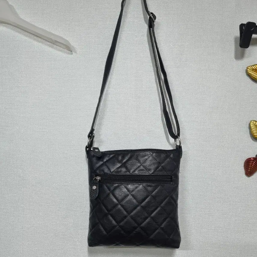 [BUNJANG] Black Quilted Crossbody Bag / 블랙 퀼팅 크로스백 패션가방 새것수준컨디션