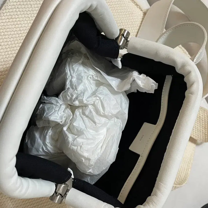 [BUNJANG] OSOI MINI BROT White Handbag / OSOI 오소이 MINI BROT 화이트 판매합니다