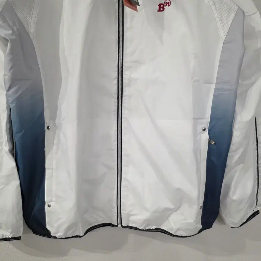 [BUNJANG] Nyxeye White Windbreaker Jacket / 뉴제제 nyxeye 화이트 바람막이 100 사이즈