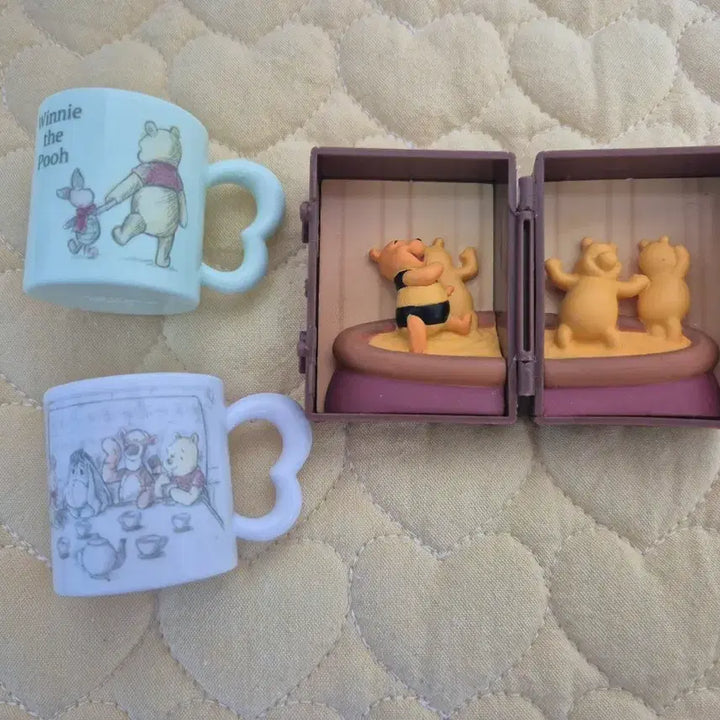 [BUNJANG] Disney Pooh Mini Mug &amp; Voyage Trunk Set / 고전문구 가챠 디즈니 푸우 미니 머그컵 , 본보야지 트렁크 가방