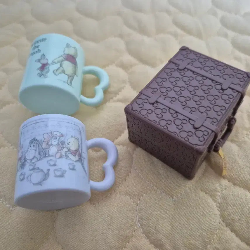 [BUNJANG] Disney Pooh Mini Mug &amp; Voyage Trunk Set / 고전문구 가챠 디즈니 푸우 미니 머그컵 , 본보야지 트렁크 가방