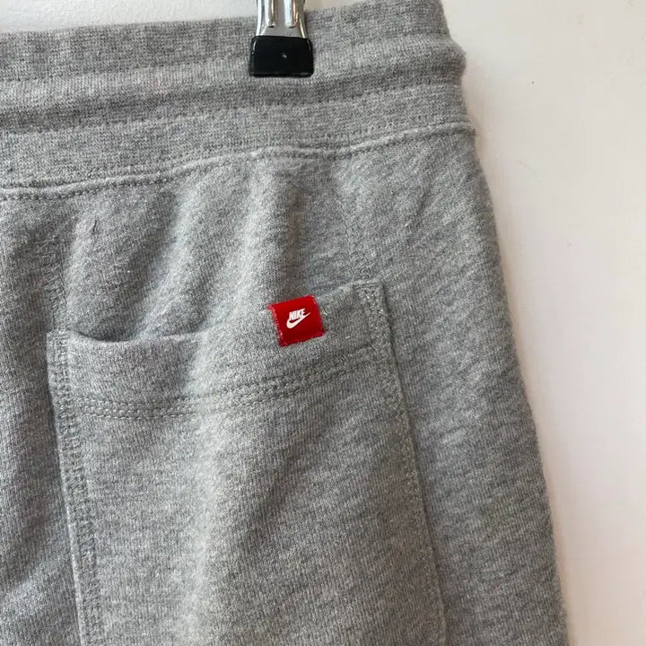 [BUNJANG] Nike Gray Sweatpants / 나이키 형광 스우시로고 그레이 팬츠 M