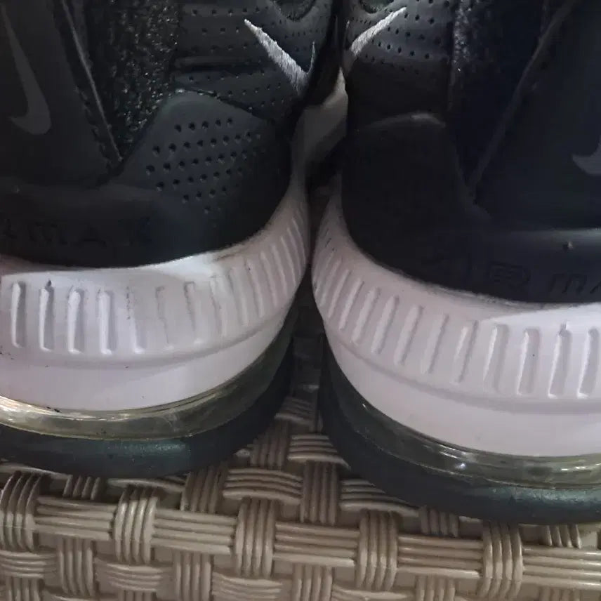 [BUNJANG] Nike Black Sneakers 8.5 (US) 260 / 나이키 블랙 운동화 8.5 260
