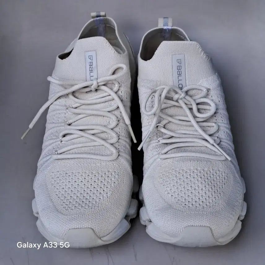 [BUNJANG] Vellop Beige Sneakers / 벨롭  베이지  255/260