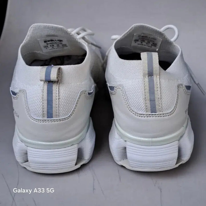 [BUNJANG] Vellop Beige Sneakers / 벨롭  베이지  255/260