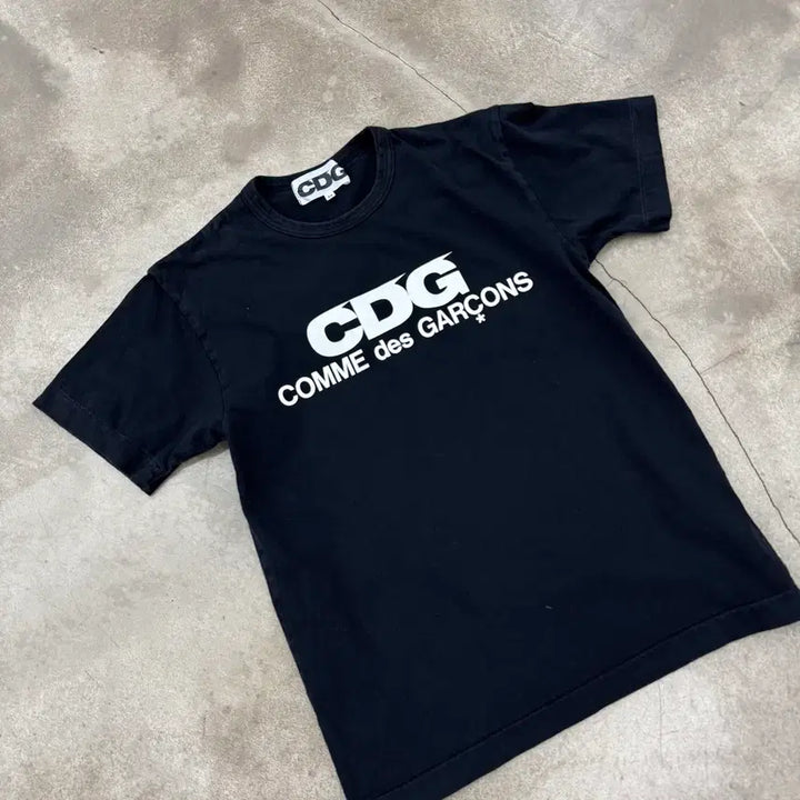 [SOLD OUT] 꼼데가르송 CDG 블랙 반팔 티셔츠