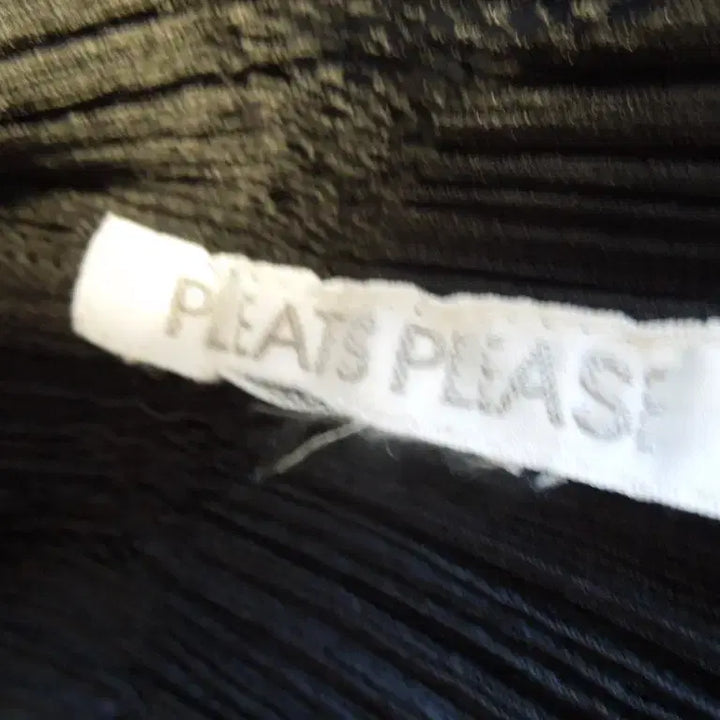 [BUNJANG] Pleats Please Mesh Bolero Cardigan / 플리츠플리즈 볼레로 메시 가디건
