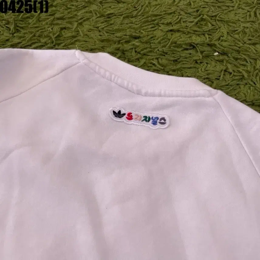 [BUNJANG] Adidas White Three Stripes Sweatshirt / 아디다스 삼선 흰색 맨투맨 티셔츠