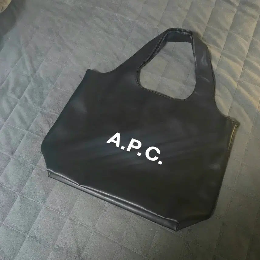 [SOLD OUT] 아페쎄 APC 니논 토트백 가방 블랙 라지