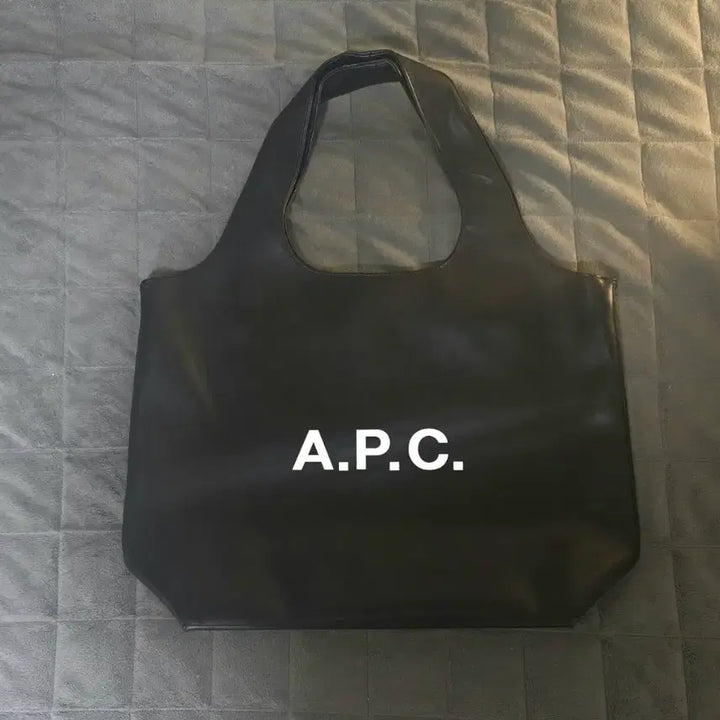 [SOLD OUT] 아페쎄 APC 니논 토트백 가방 블랙 라지