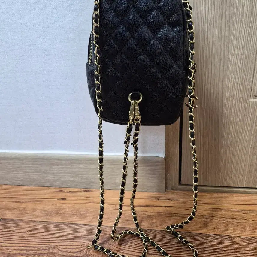 [BUNJANG] Black Quilted Chain Backpack / 블랙 백팩 체인백